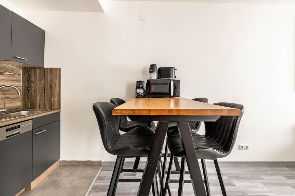 Cozy Renovated Apartment Close To Schoenbrunn Palace Bécs Kültér fotó